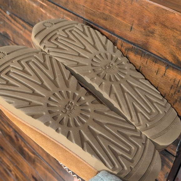 Ugg Tasman slipper - Picture 12 of 13